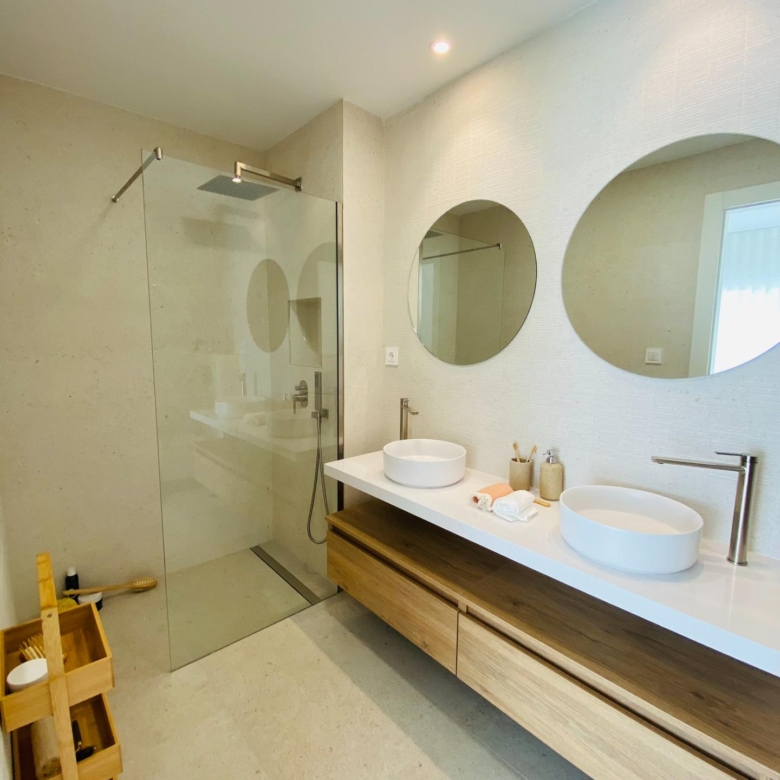 780