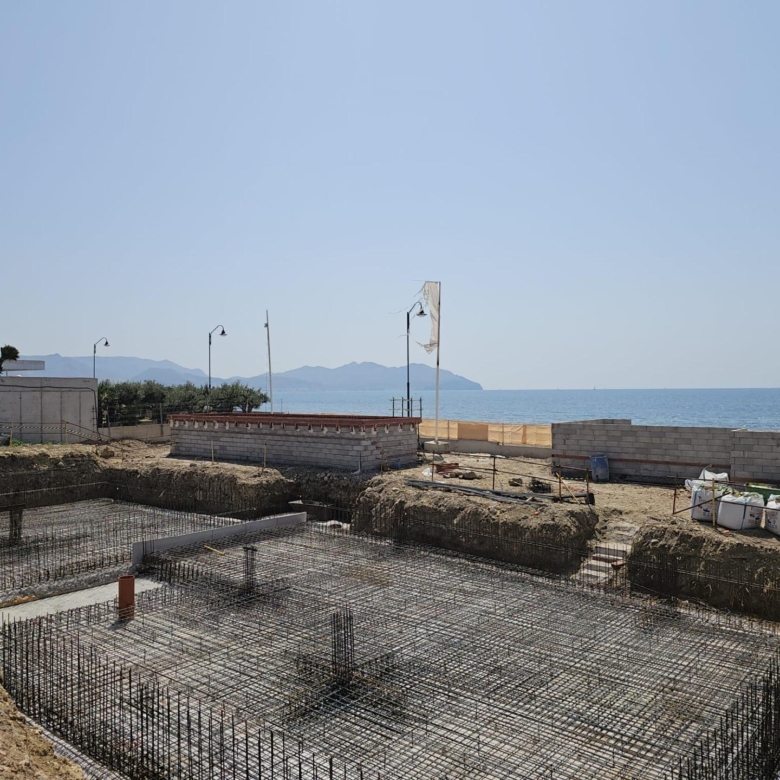 780